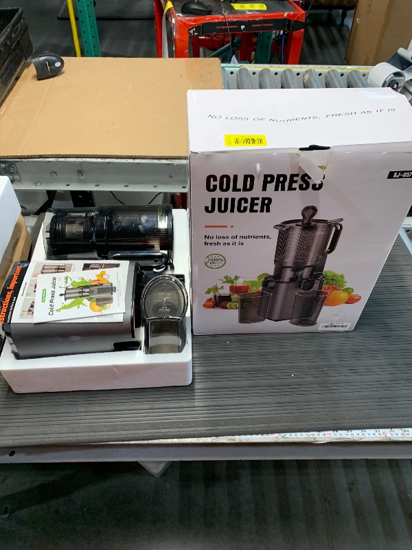 2-in-1 Masticating Juicer for Whole Fruits & Vegetables – 400W - Image 3